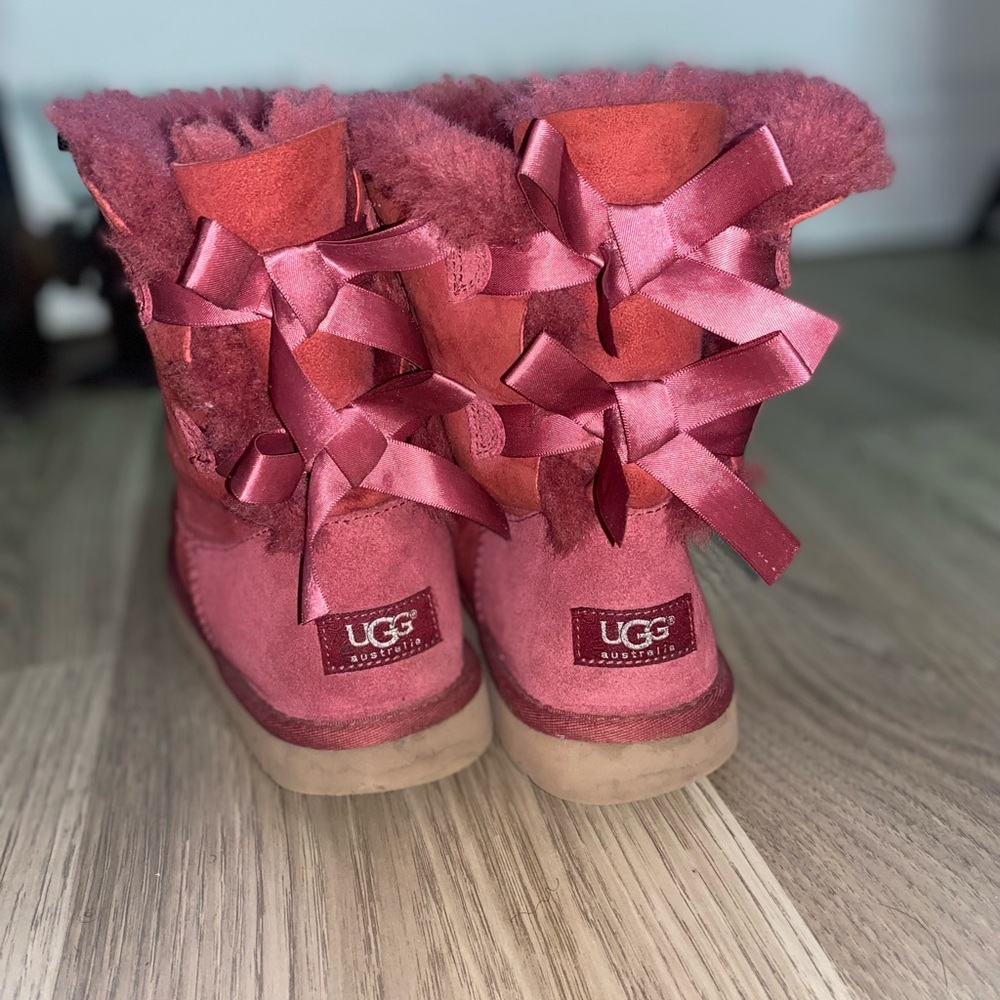 RED UGG